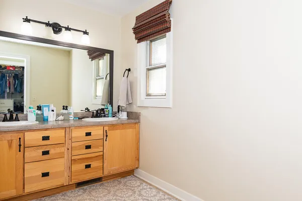 $375,000 | 2223 Surry, Schoolcraft, MI 49087