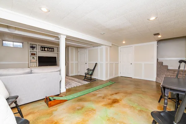 $375,000 | 2223 Surry, Schoolcraft, MI 49087