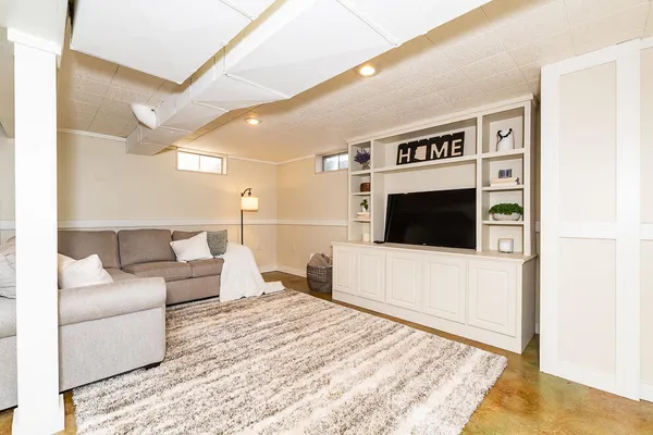 $375,000 | 2223 Surry, Schoolcraft, MI 49087