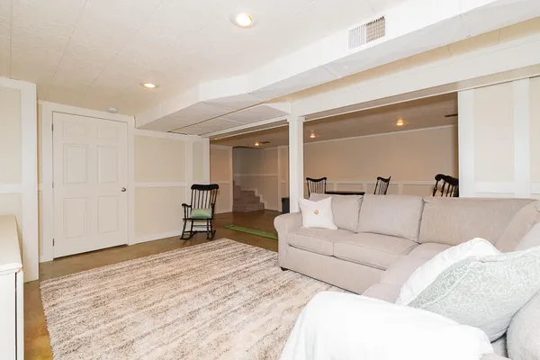 $375,000 | 2223 Surry, Schoolcraft, MI 49087