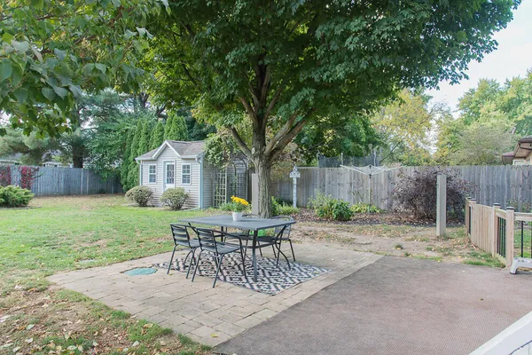 $375,000 | 2223 Surry, Schoolcraft, MI 49087