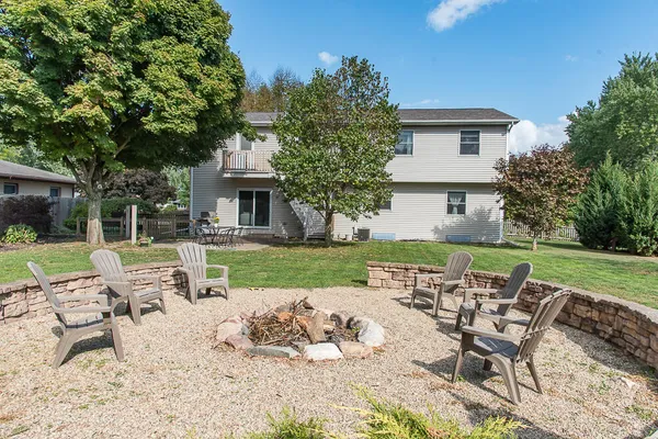 $375,000 | 2223 Surry, Schoolcraft, MI 49087