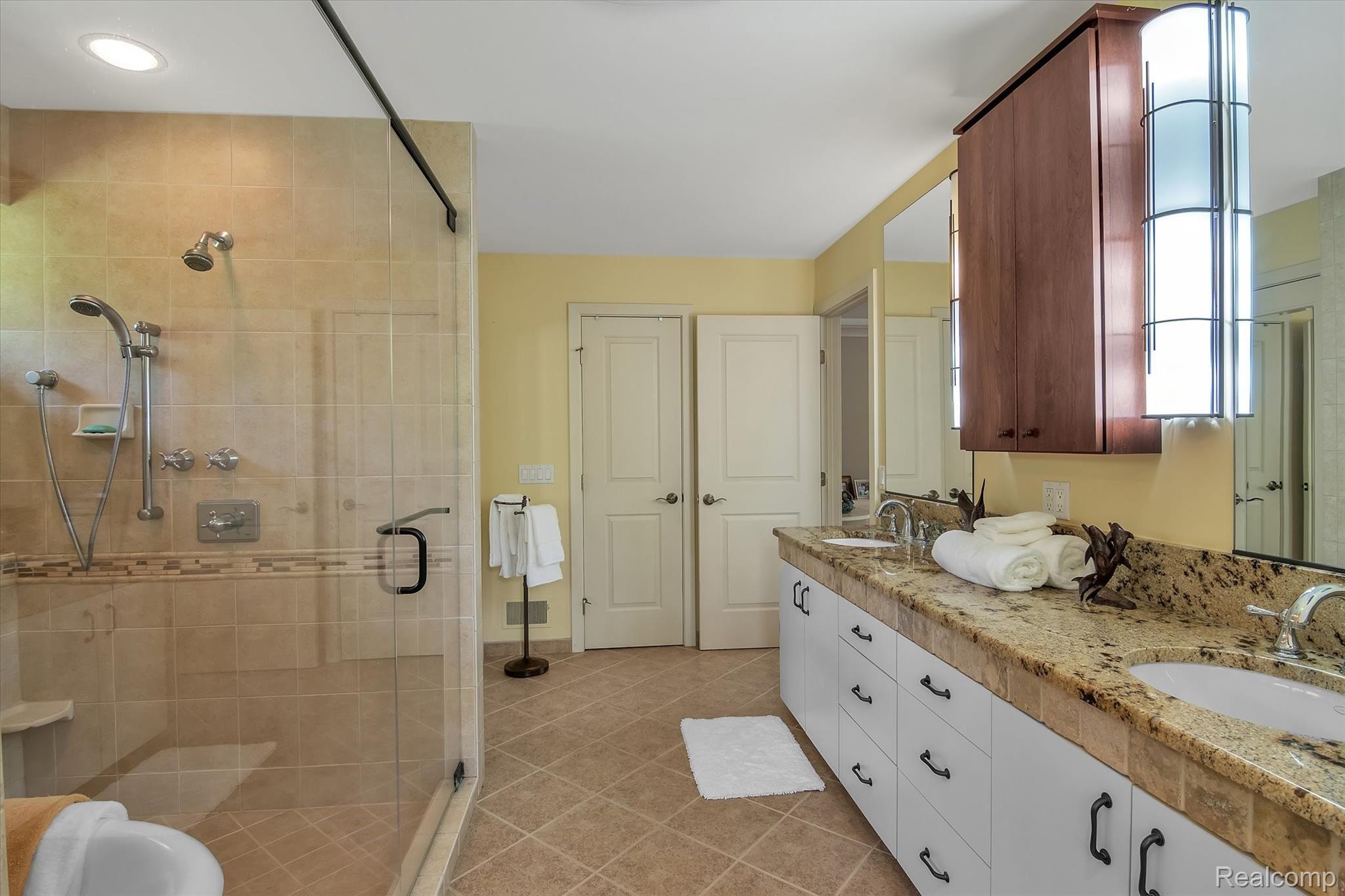5514 Warren Road Ann Arbor, MI 48105 - Photo 24 of 58 22 Master Bath.jpg