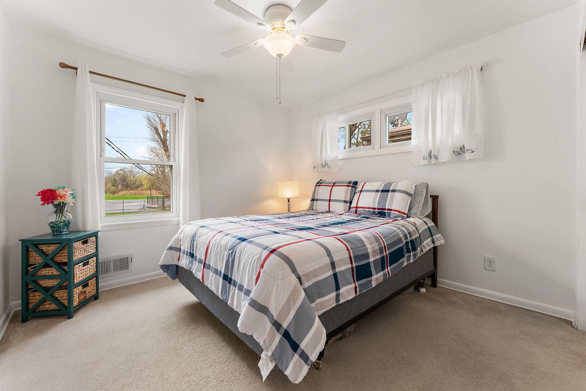 217 West 40th Place Griffith, IN 46319 - Photo 11 of 25 2048x1365