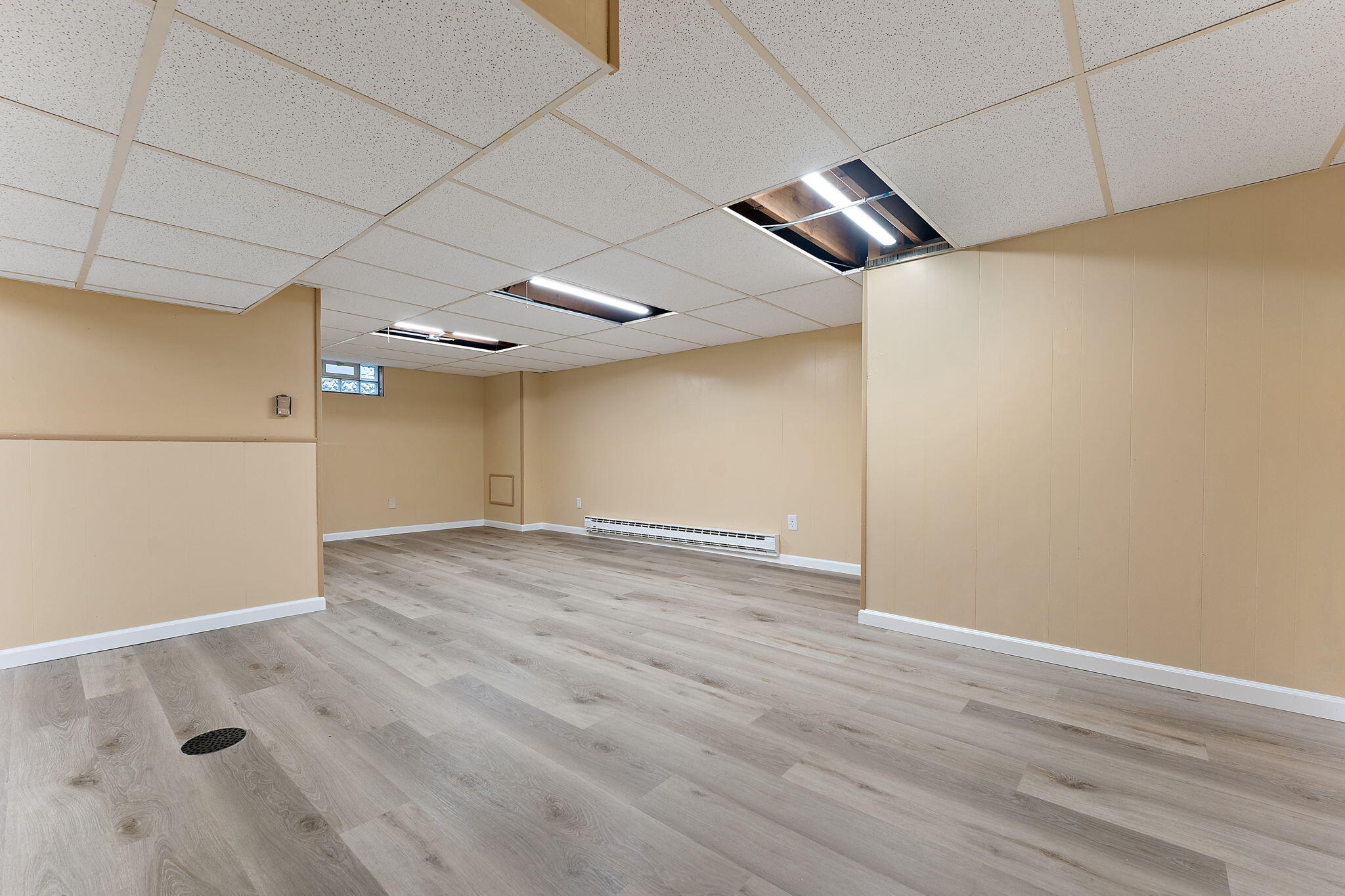 217 West 40th Place Griffith, IN 46319 - Photo 17 of 25 2048x1365