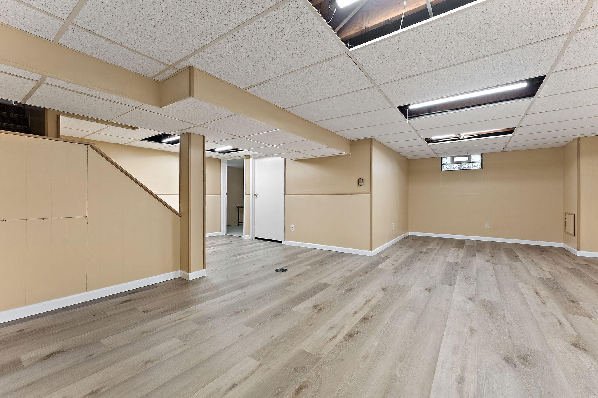 217 West 40th Place Griffith, IN 46319 - Photo 18 of 25 2048x1365