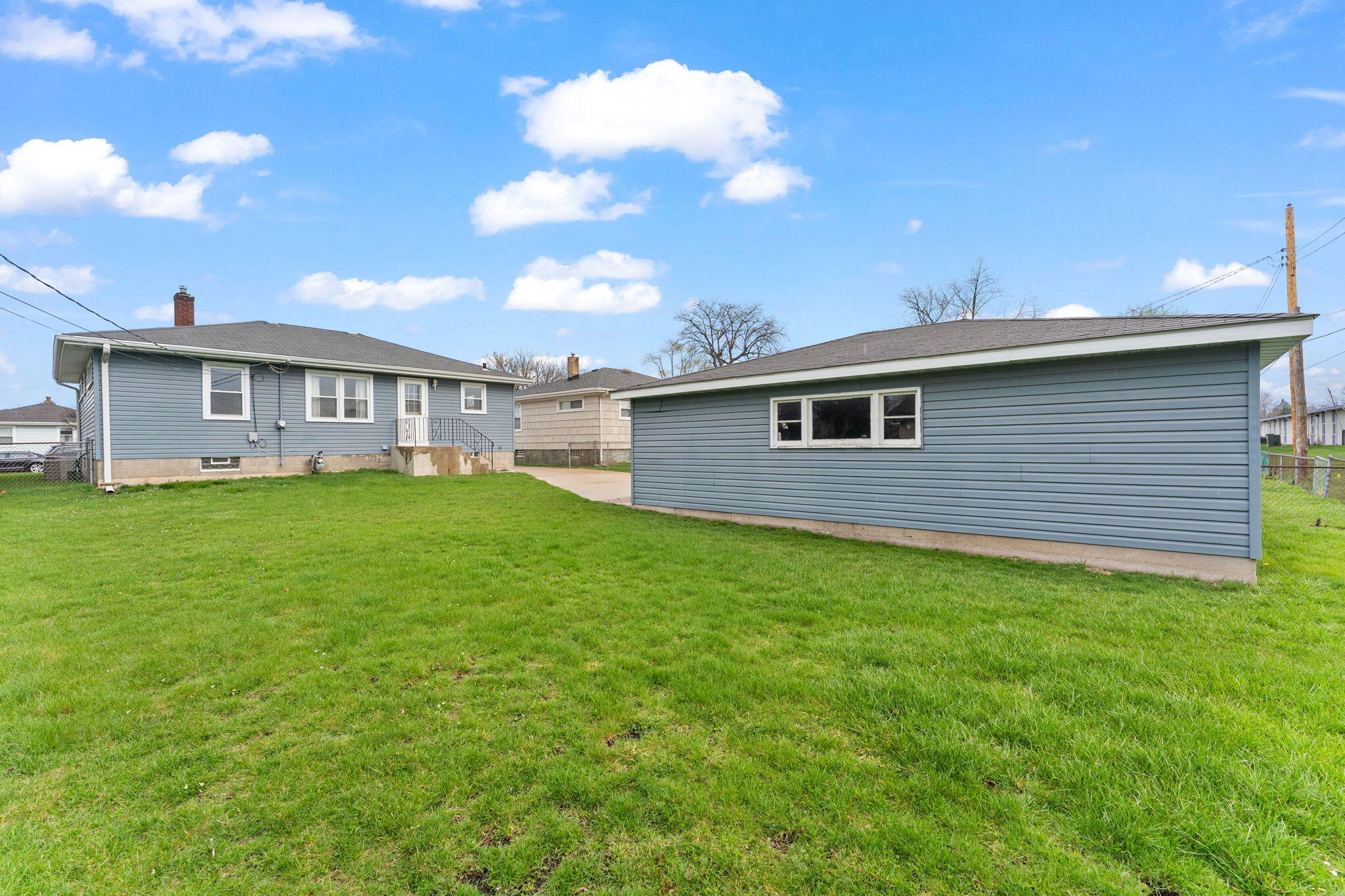 217 West 40th Place Griffith, IN 46319 - Photo 23 of 25 2048x1365