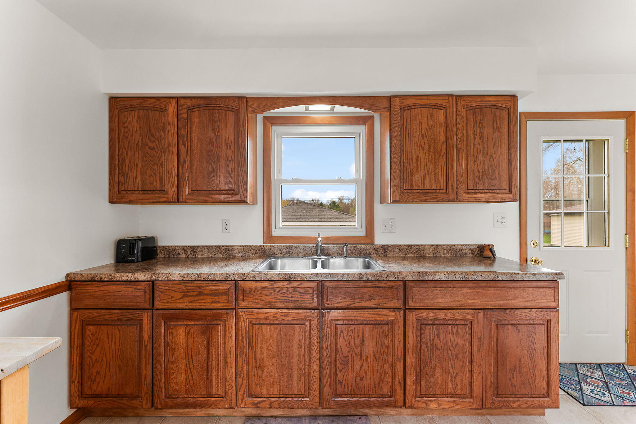 217 West 40th Place Griffith, IN 46319 - Photo 7 of 25 2048x1365