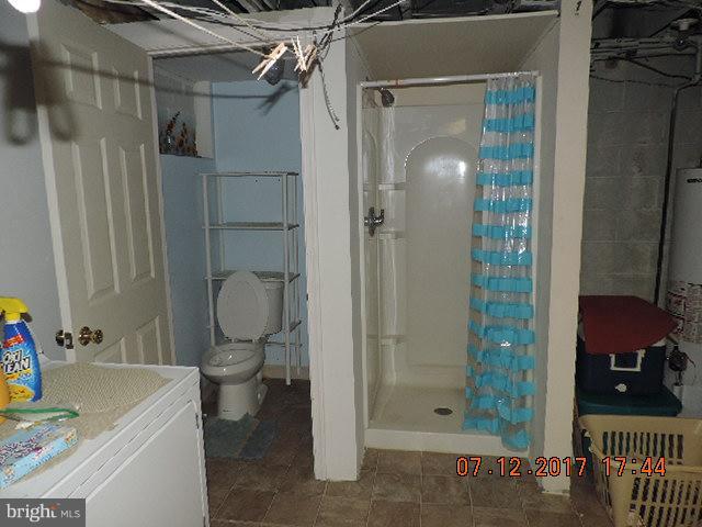 7886 Harold Road Baltimore, MD 21222 - Photo 12 of 13 Bath
