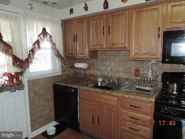7886 Harold Road Baltimore, MD 21222 - Photo 5 of 13 Kitchen