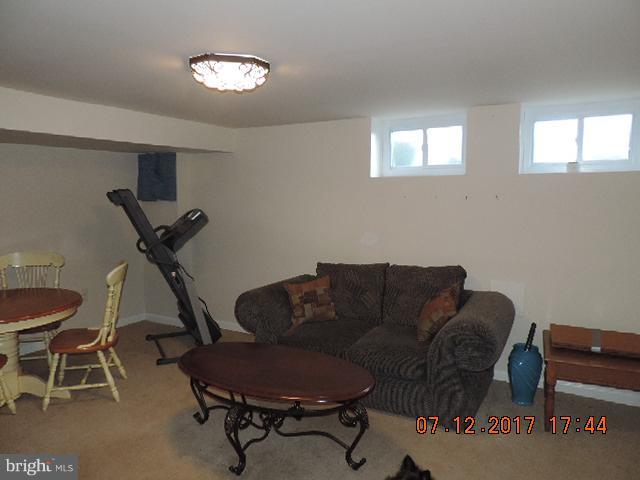 7886 Harold Road Baltimore, MD 21222 - Photo 10 of 13 Family Room