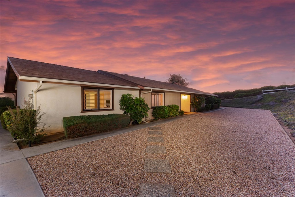 901 Pepper Tree Lane Fallbrook, CA 92028 - Photo 1 of 25
