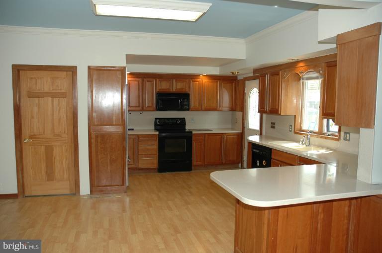8483 Fort Smallwood Road Pasadena, MD 21122 - Photo 4 of 15 Kitchen #2