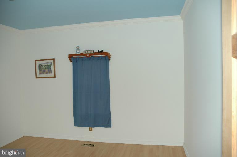8483 Fort Smallwood Road Pasadena, MD 21122 - Photo 8 of 15 Living Room #2