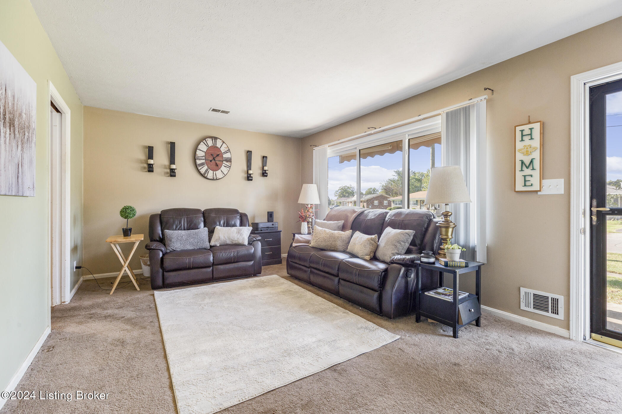 3608 Tarragon Road Louisville, KY 40219 - Photo 7 of 37 17