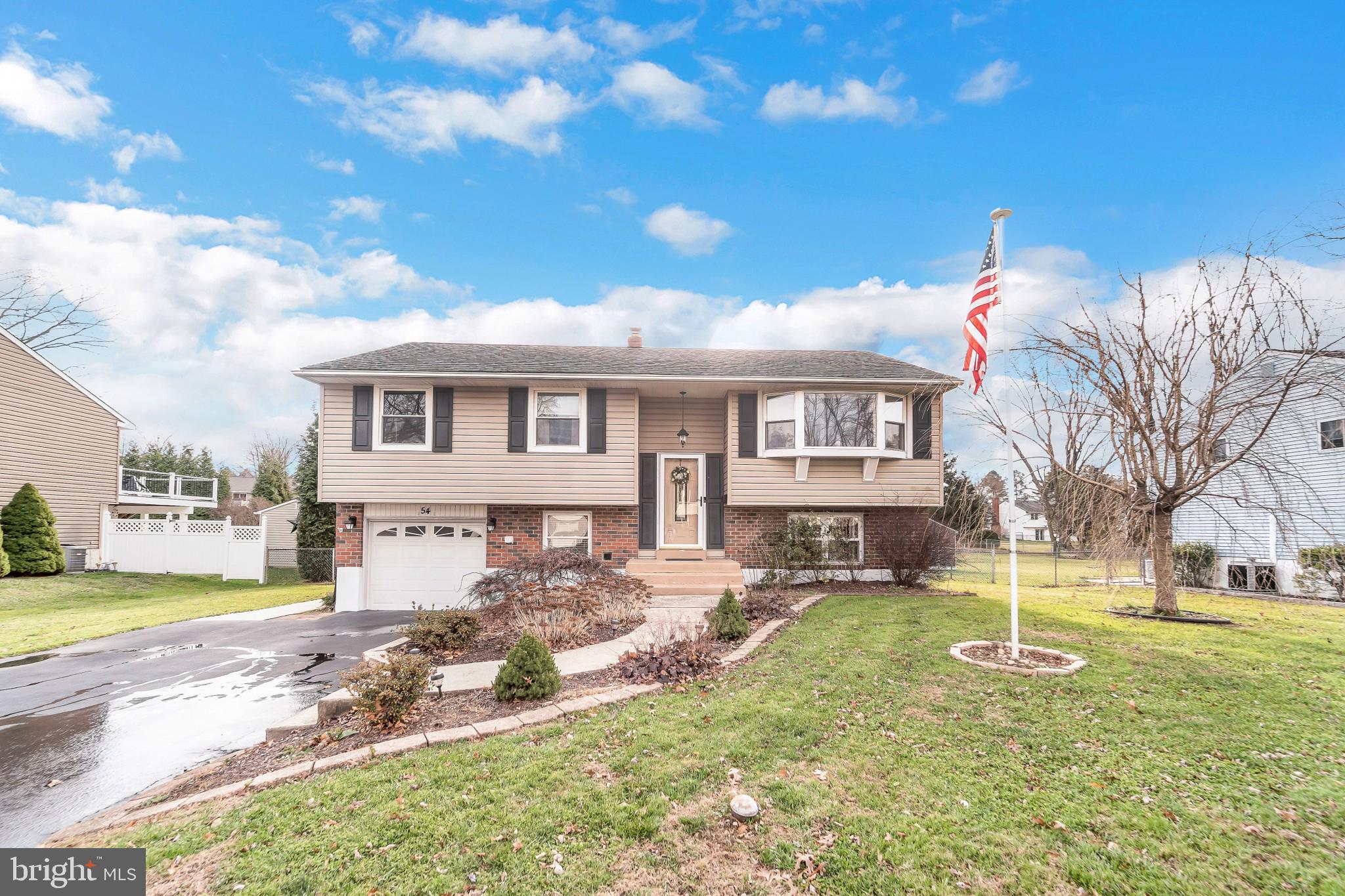 54 Anvil Road Aston, PA 19014 - Photo 1 of 29 Exterior Front