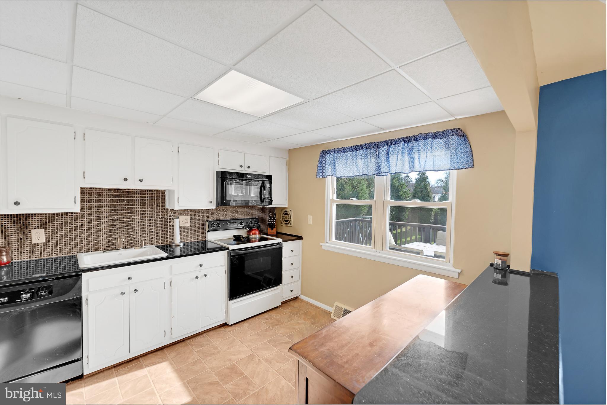 54 Anvil Road Aston, PA 19014 - Photo 11 of 29 Kitchen