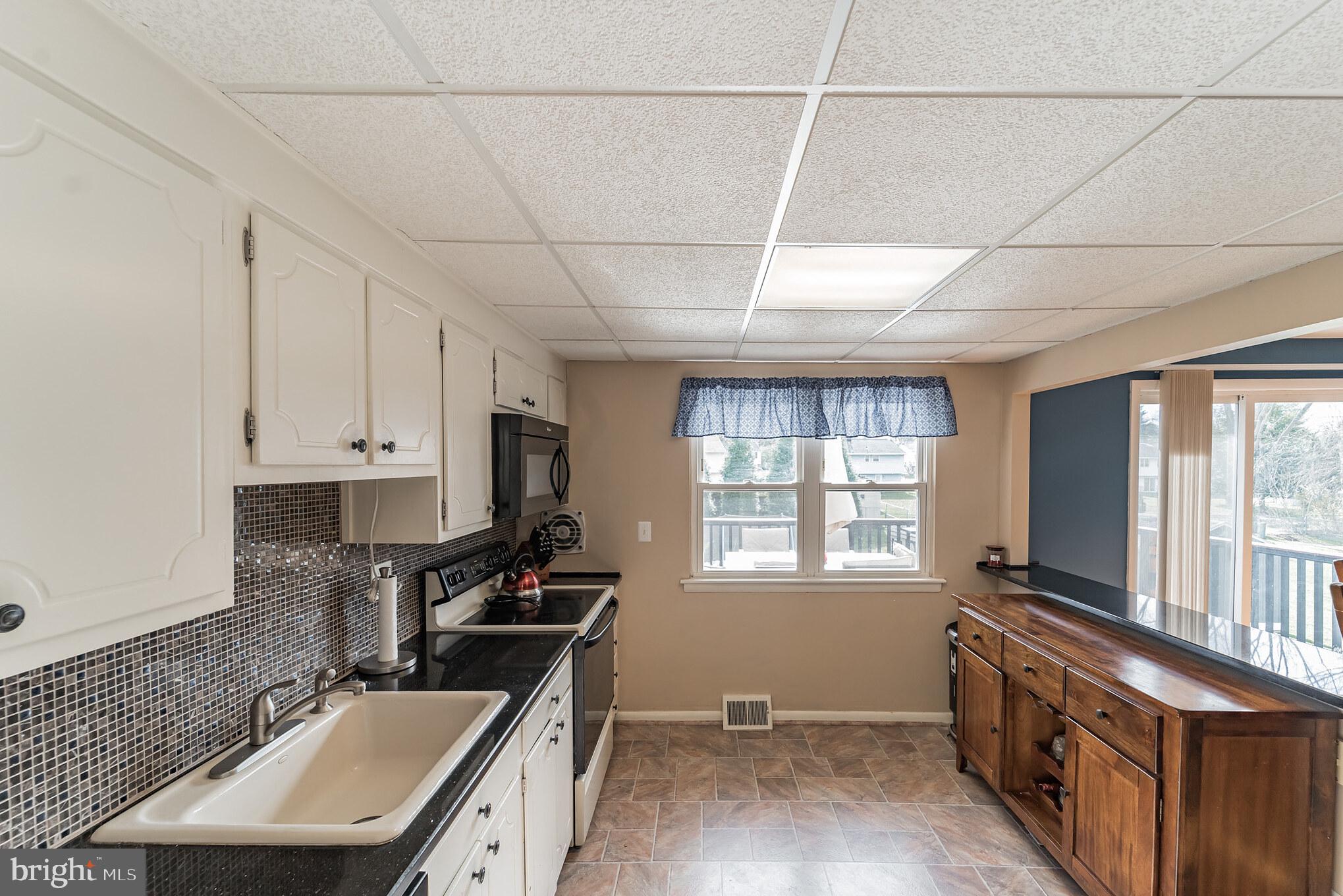 54 Anvil Road Aston, PA 19014 - Photo 13 of 29 Kitchen