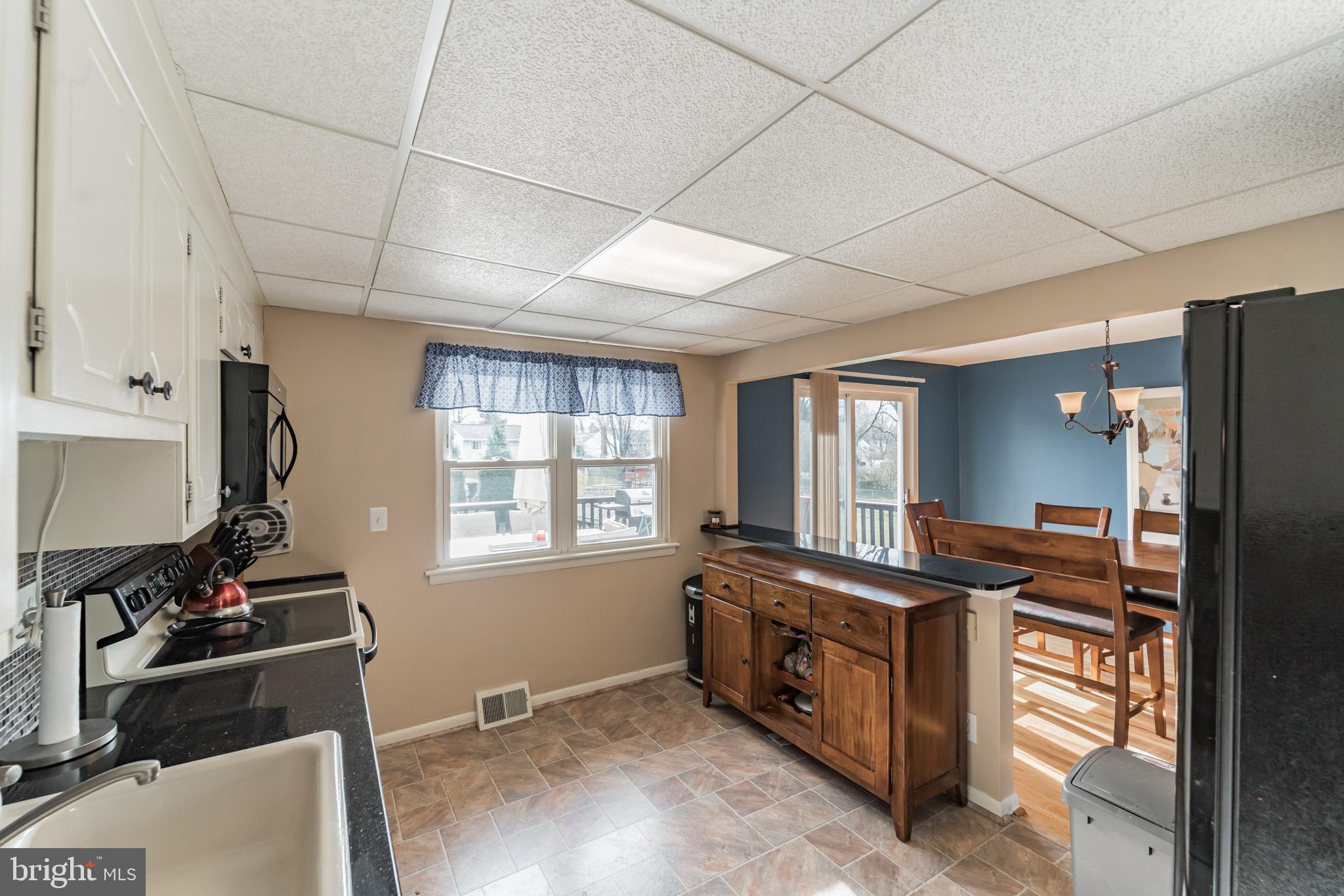 54 Anvil Road Aston, PA 19014 - Photo 14 of 29 Kitchen