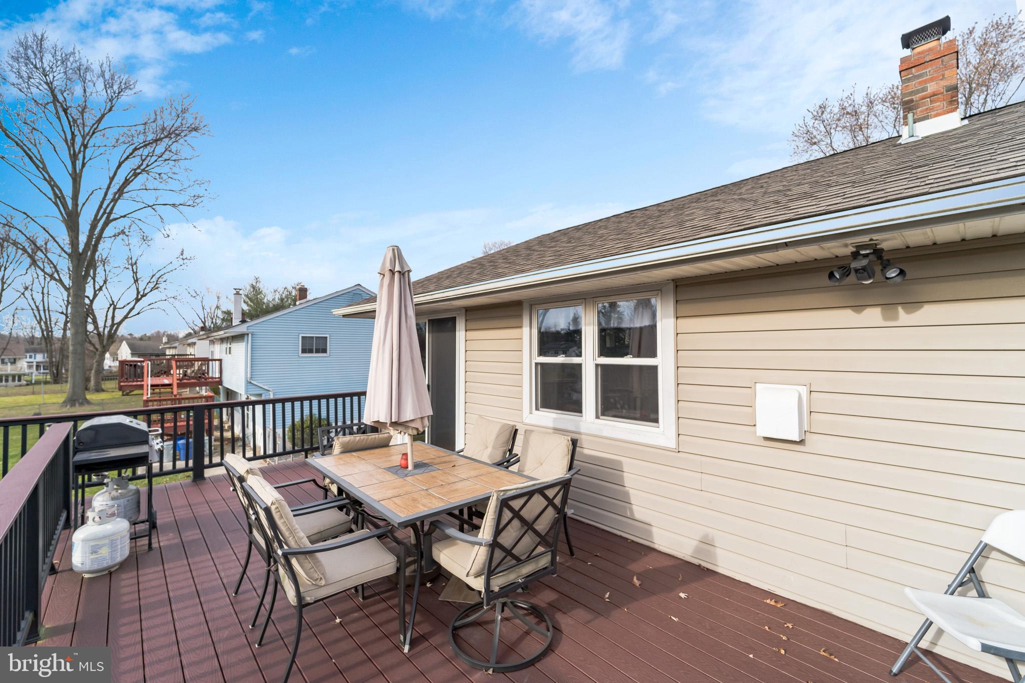 54 Anvil Road Aston, PA 19014 - Photo 26 of 29 Deck