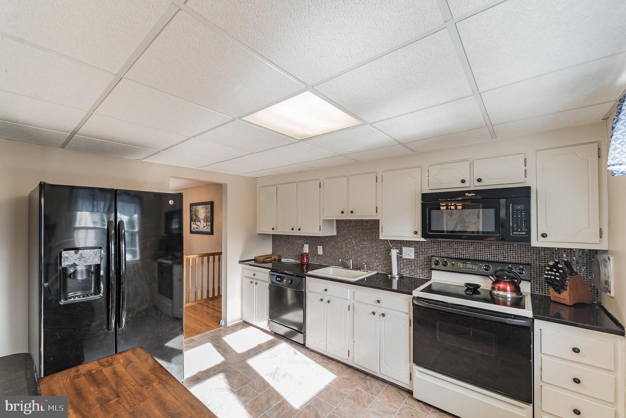 54 Anvil Road Aston, PA 19014 - Photo 10 of 29 Kitchen
