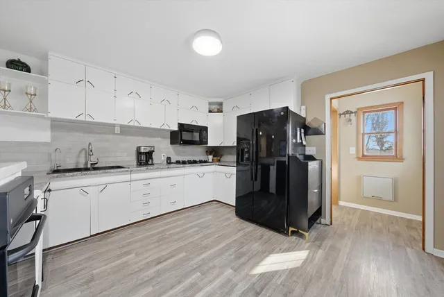 $340,000 | 1834 Wolverine Road, Dixon, IL 61021