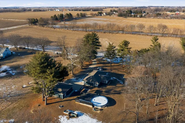 $340,000 | 1834 Wolverine Road, Dixon, IL 61021