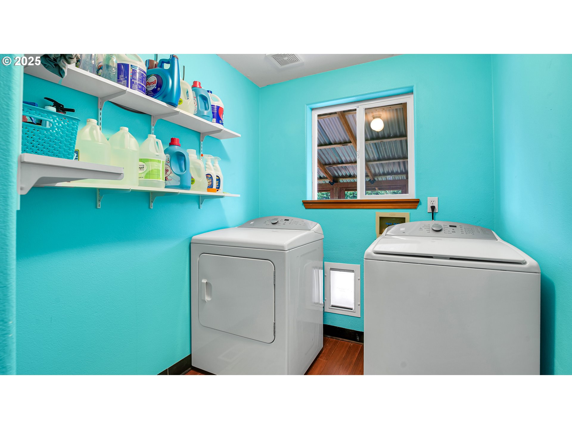 33410 Meadowbrook Drive Scappoose, OR 97056 - Photo 23 of 31 Laundry