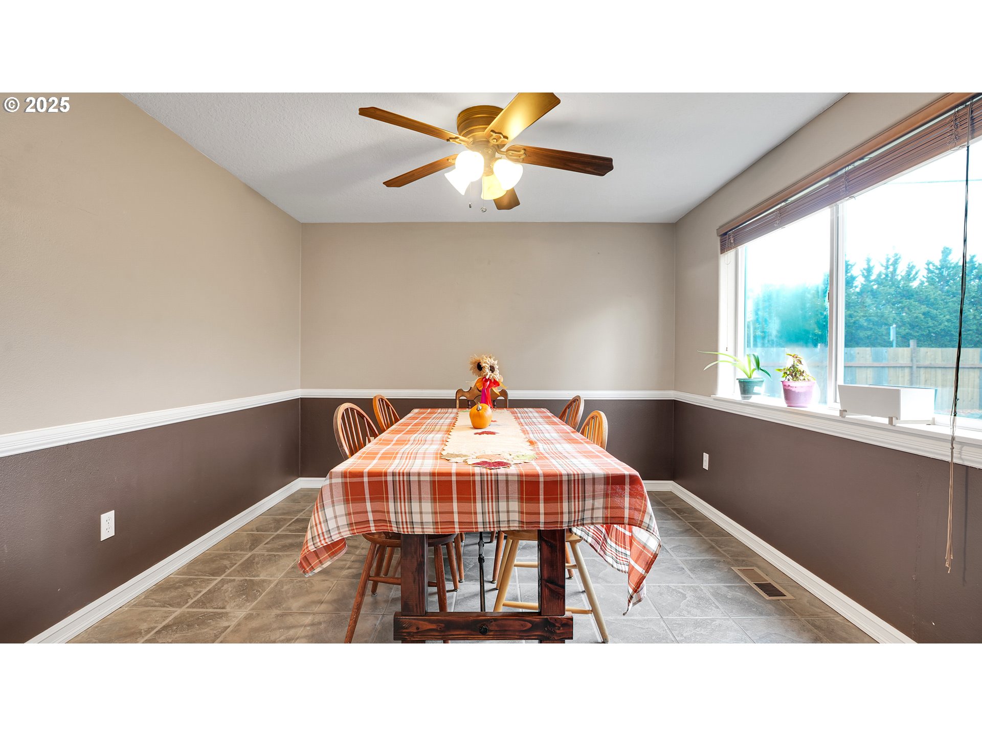 33410 Meadowbrook Drive Scappoose, OR 97056 - Photo 6 of 31 Dining Room