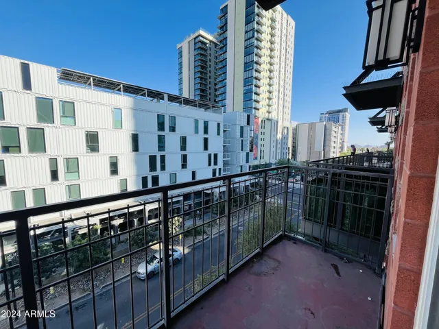 $2,399 | 215 East McKinley Street, Unit 402, Phoenix, AZ 85004