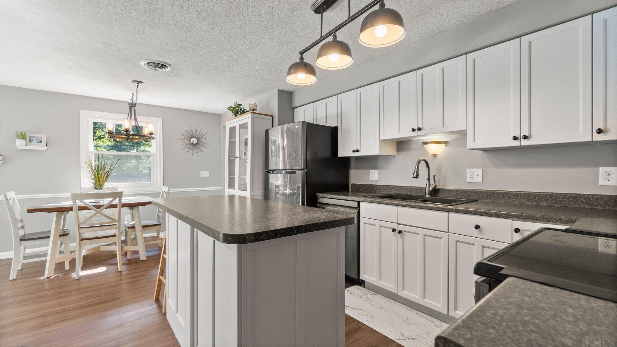15034 Dunlap Road Leo, IN 46765 - Photo 10 of 31