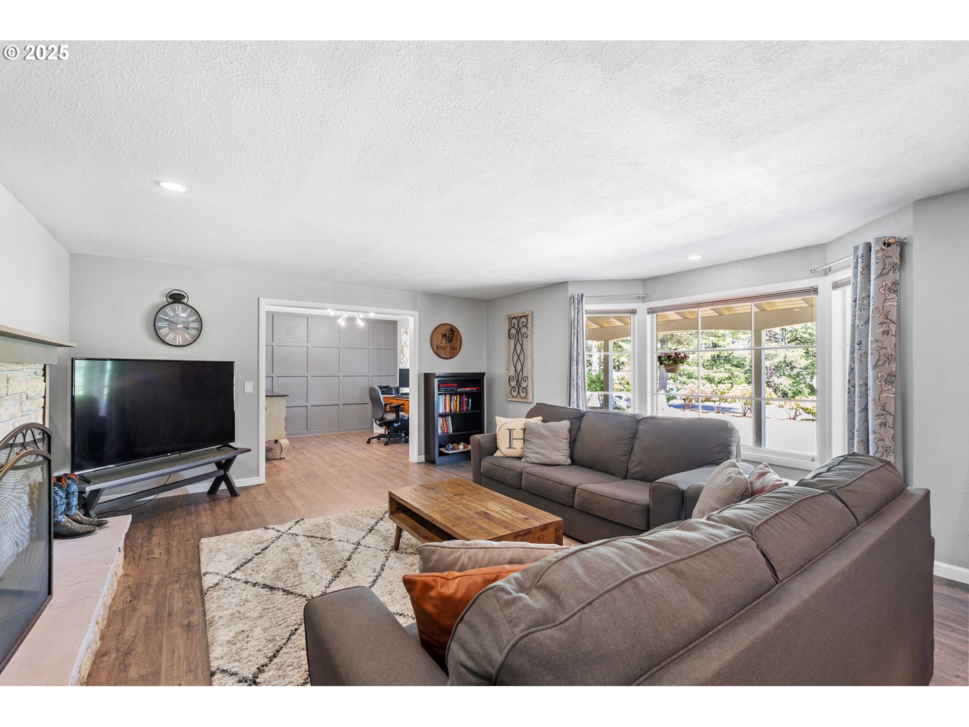 929 South River Road Cottage Grove, OR 97424 - Photo 12 of 48 Gallery Image 12