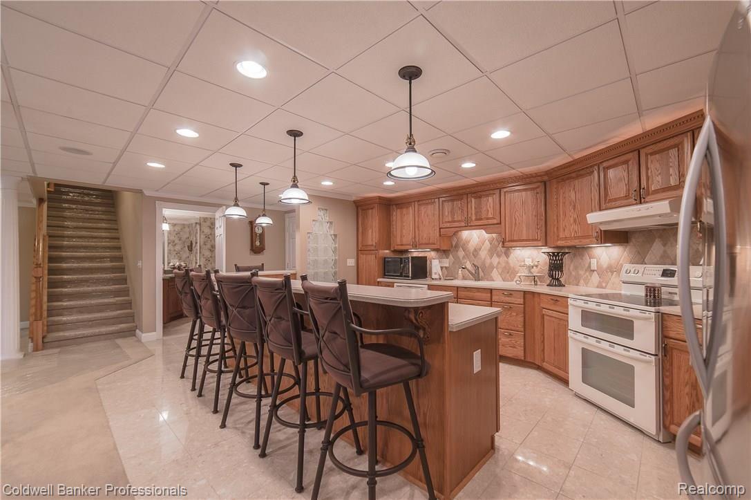 3820 Elk Drive Rochester, MI 48306 - Photo 32 of 45 3820 Elk Dr-26.jpg