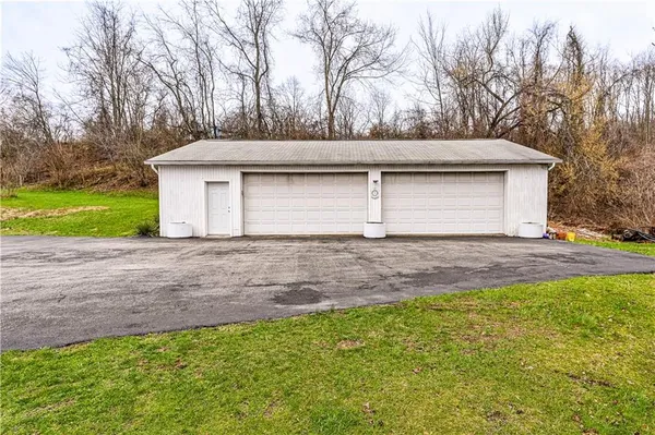 $459,000 | 687 Middletown Road, New Stanton, PA 15672