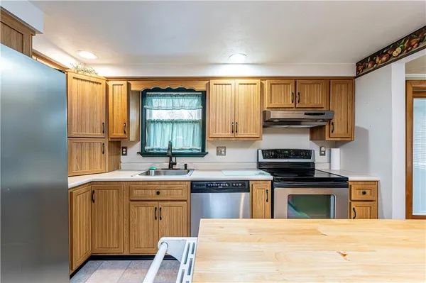 $459,000 | 687 Middletown Road, New Stanton, PA 15672