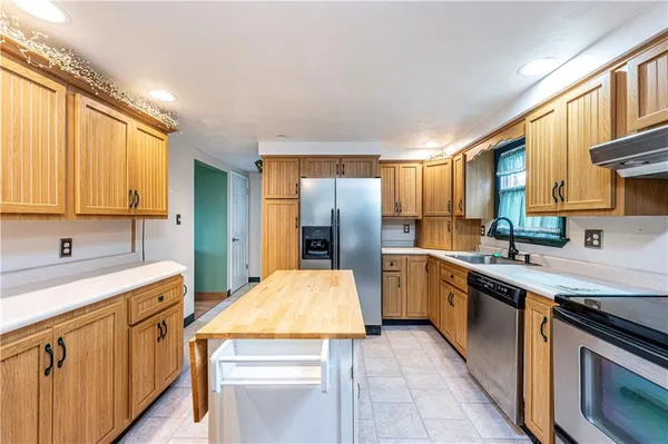 $459,000 | 687 Middletown Road, New Stanton, PA 15672