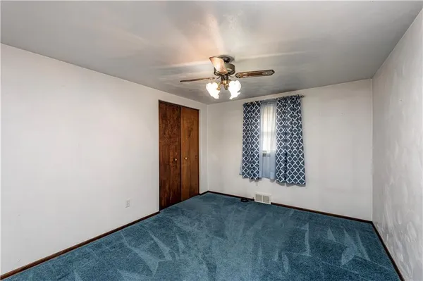 $459,000 | 687 Middletown Road, New Stanton, PA 15672