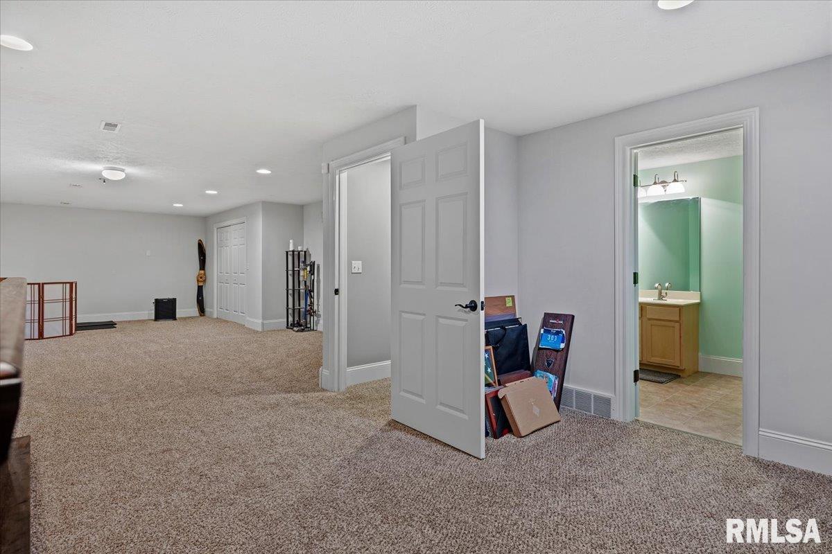 202 Huntington Road Chatham, IL 62629 - Photo 36 of 49