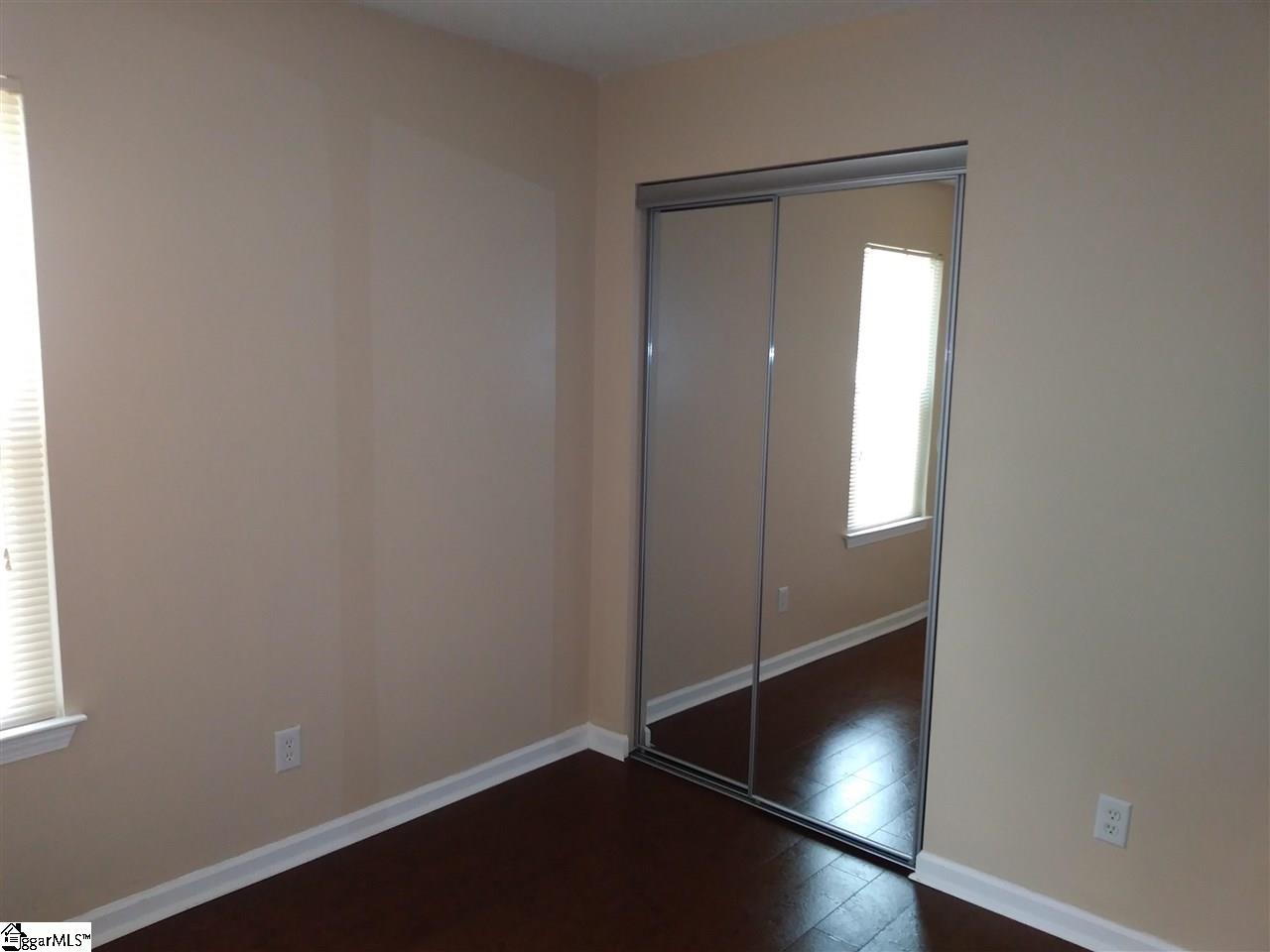 204 Hampton Ridge Drive Greer, SC 29651 - Photo 3 of 8 Gallery Image 3