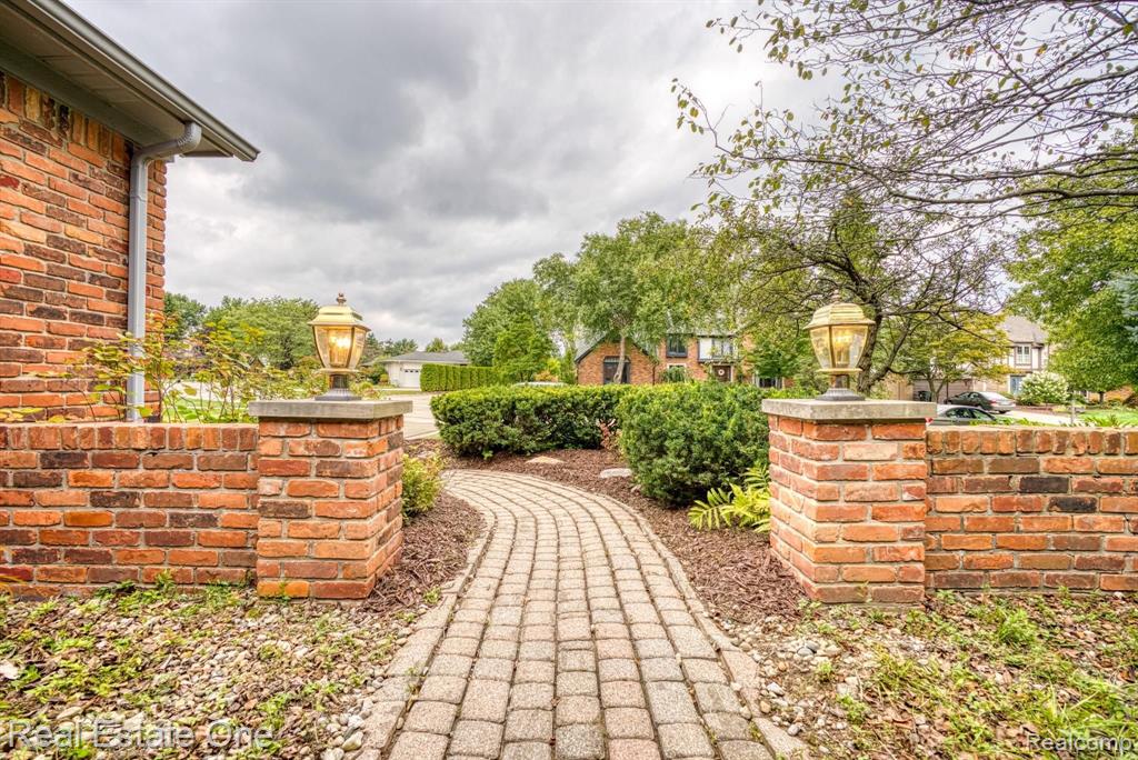 1698 Snowden Circle Rochester Hills, MI 48306 - Photo 23 of 27