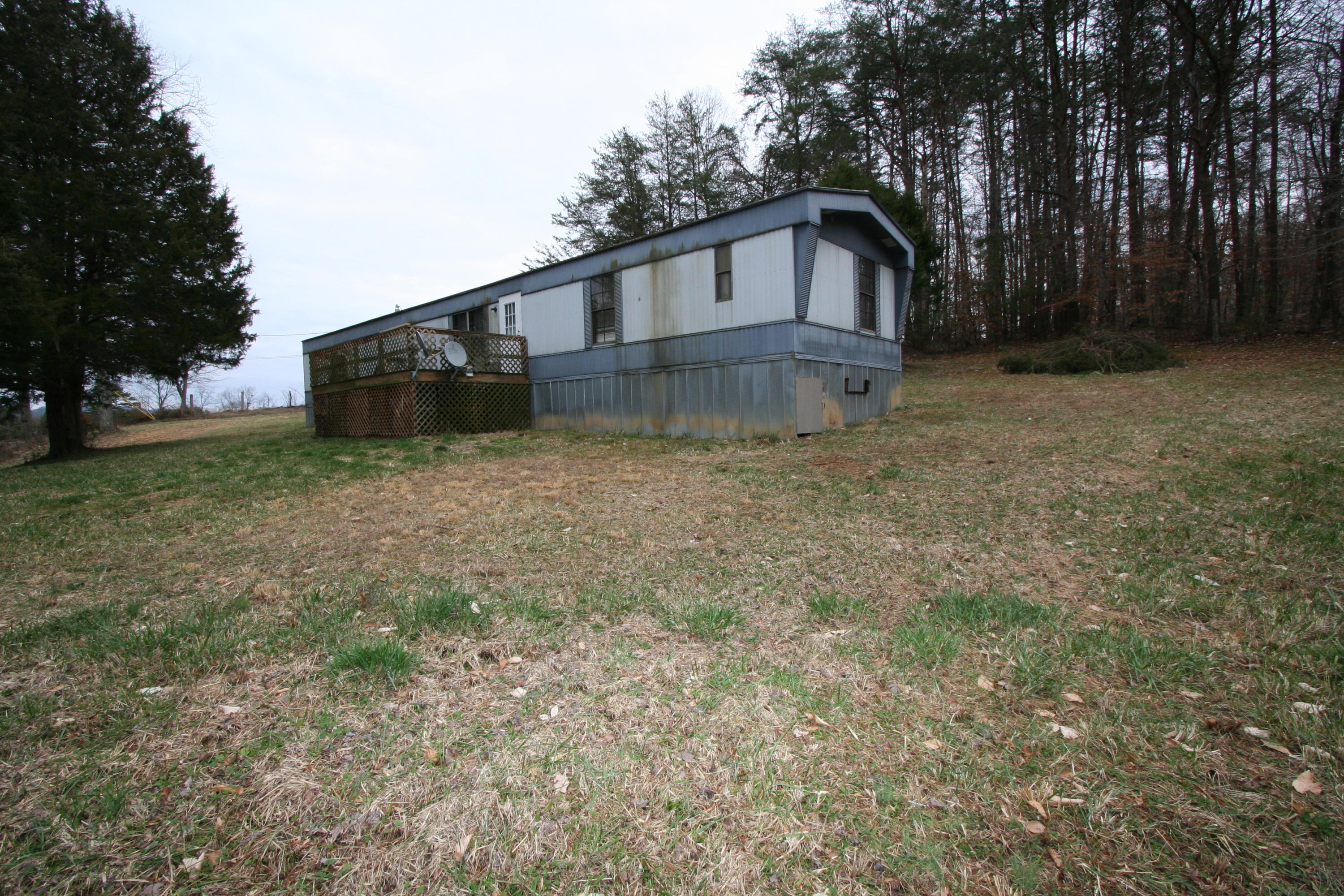 1172 Bull Run Road Luttrell, TN 37779 - Photo 3 of 21 Front Porch Right Side
