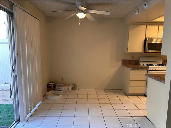 $3,200 | 4832 King Circle, Unit D, Huntington Beach, CA 92649