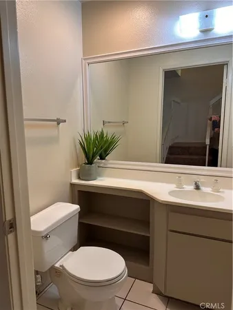 $3,200 | 4832 King Circle, Unit D, Huntington Beach, CA 92649