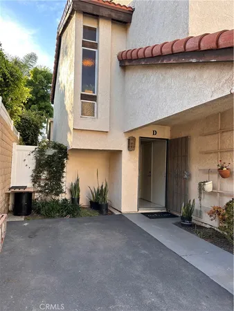 $3,200 | 4832 King Circle, Unit D, Huntington Beach, CA 92649