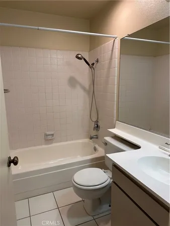 $3,200 | 4832 King Circle, Unit D, Huntington Beach, CA 92649