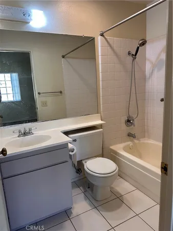 $3,200 | 4832 King Circle, Unit D, Huntington Beach, CA 92649