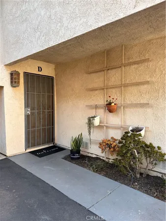 $3,200 | 4832 King Circle, Unit D, Huntington Beach, CA 92649