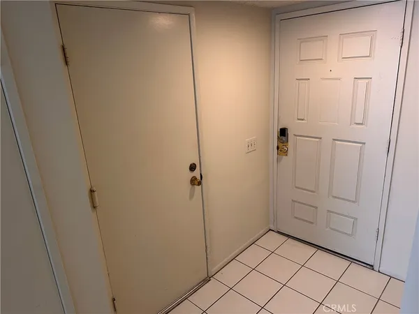 $3,200 | 4832 King Circle, Unit D, Huntington Beach, CA 92649