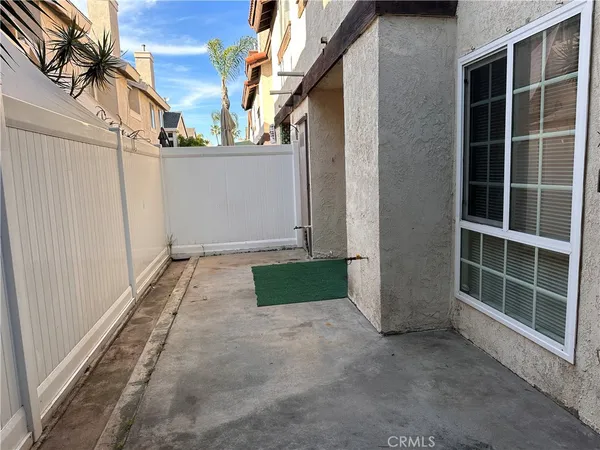 $3,200 | 4832 King Circle, Unit D, Huntington Beach, CA 92649