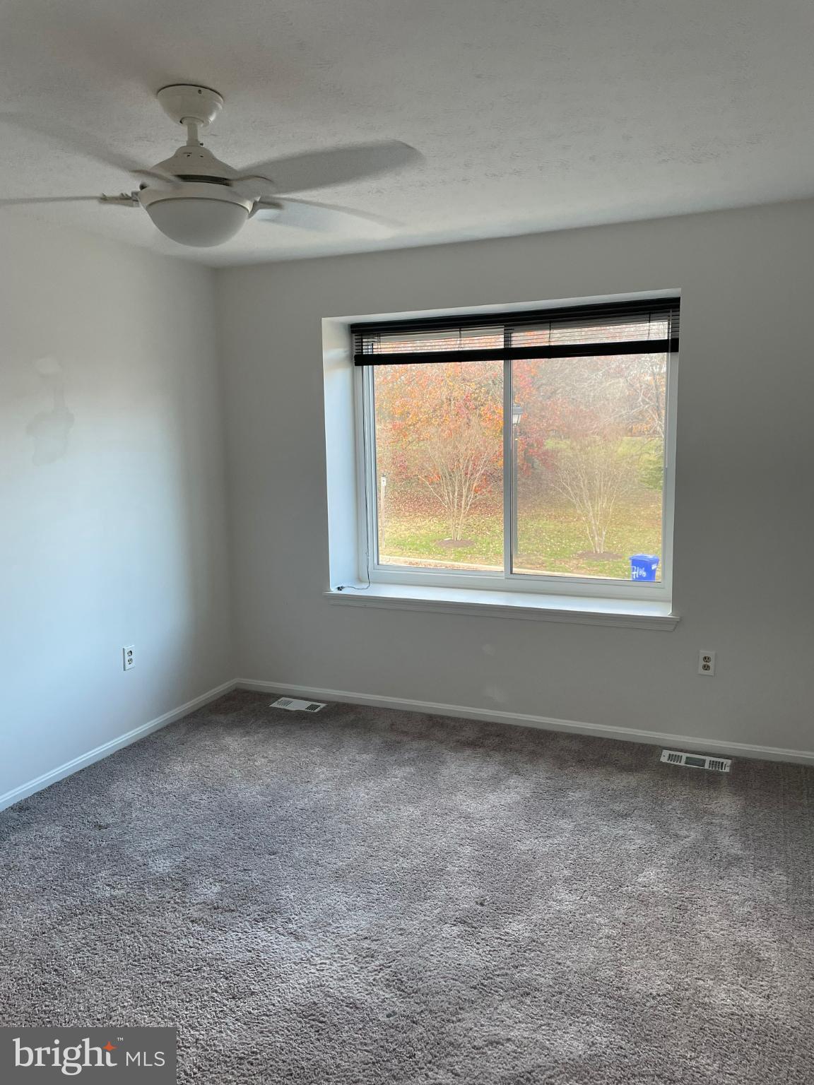 7105 Split Rail Lane Laurel, MD 20707 - Photo 10 of 12 an empty room with a window